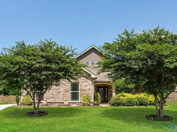 402 Mossyleaf Dr, Huntsville, AL 35824