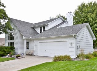 9617 Lakeside Trl, Champlin, MN 55316