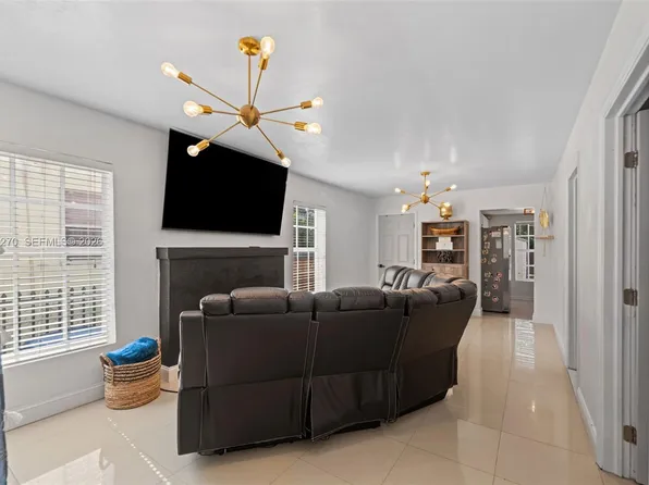 3151 NW 59th St, Miami, FL 33142