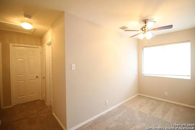 4 bed, 2420 sqft, $1,995 — Photo 4