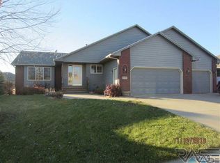 3443 S Harmony Dr, Sioux Falls, SD 57110