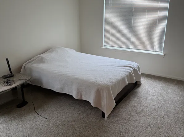 8490 Metcalf Blvd APT 302, Manassas, VA 20110