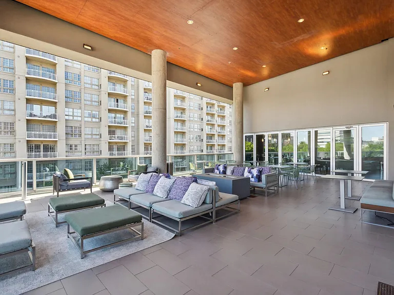 Gallery At Turtle Creek — Photo 20