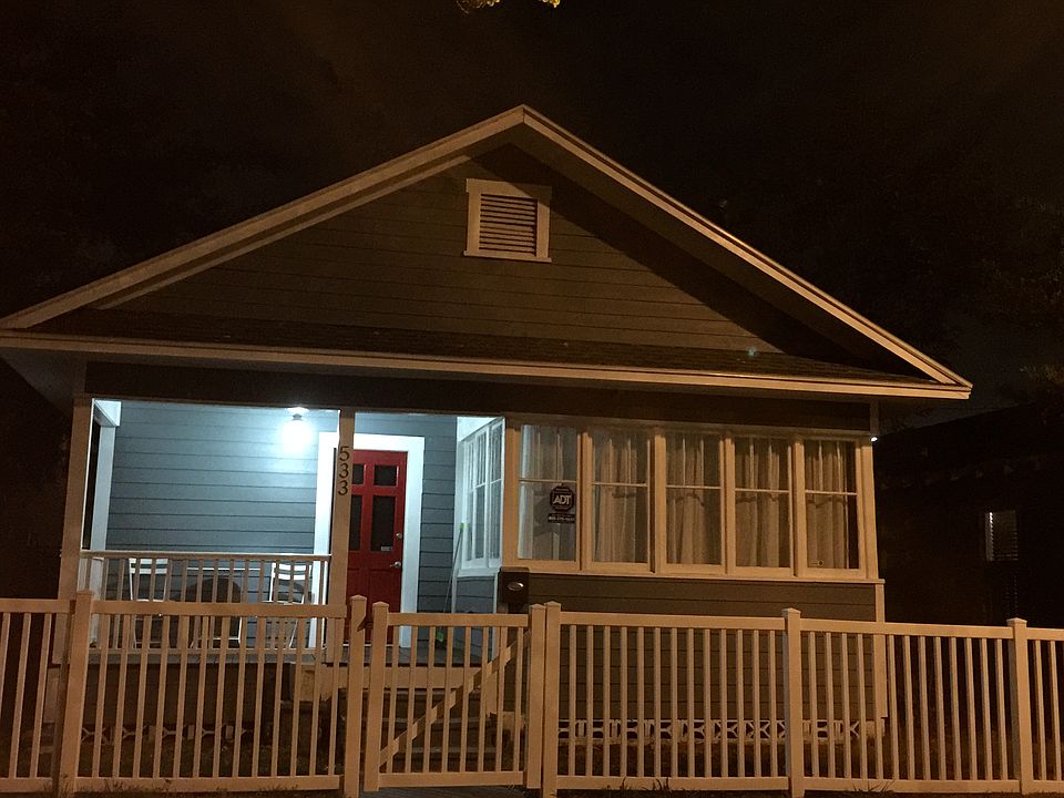Beautiful downtown bungalow