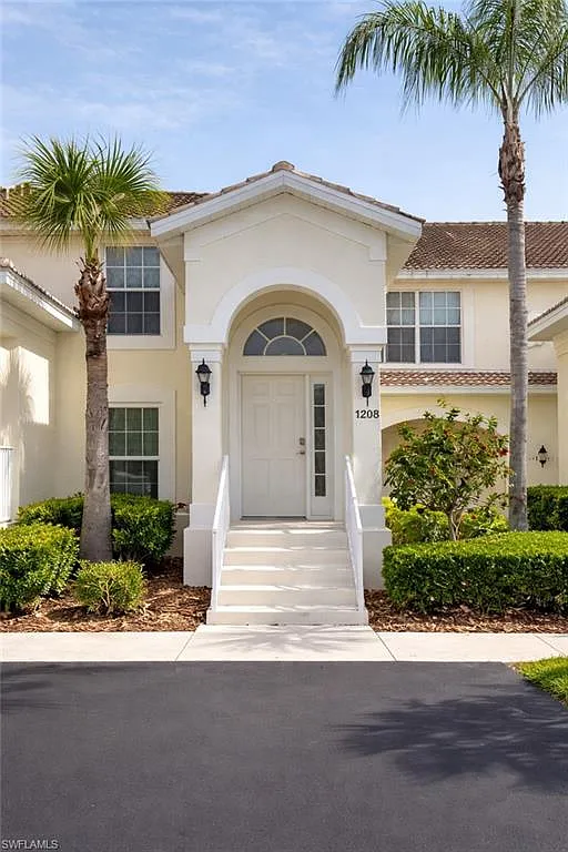 2 bed, 2.0 bath, 1309 sqft, $5,500 — Photo 2