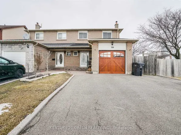 750 Queensbridge Dr, Mississauga, ON L5C 3X2