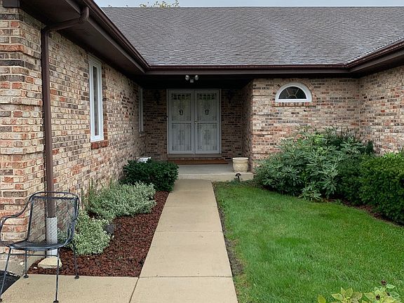 3rd image of 302 Waterford Dr