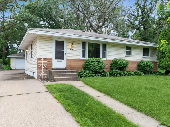 6041 4th St NE, Fridley, MN 55432