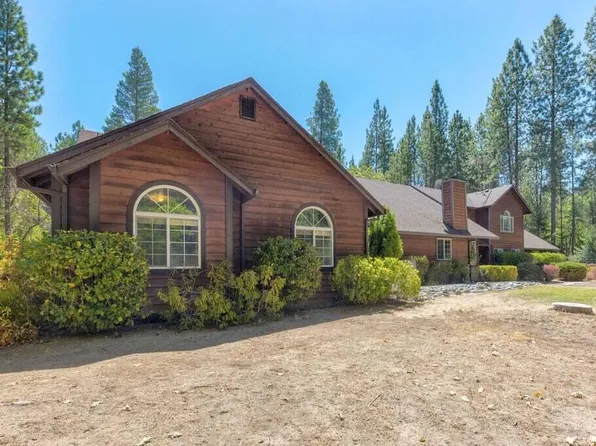 4801 Azalea Dr, Grants Pass, OR 97526