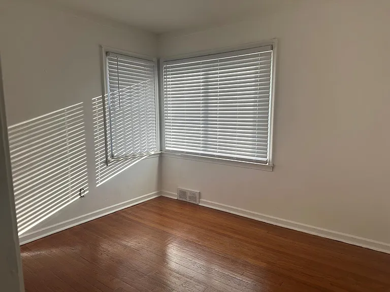 609 Arlington St — Photo 5