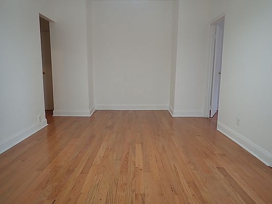 2nd image of 489 Montgomery St APT 2F