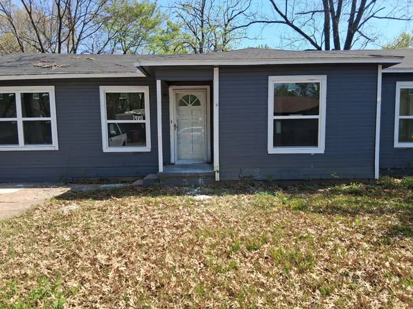 1302 Pecan St, Bonham, TX 75418