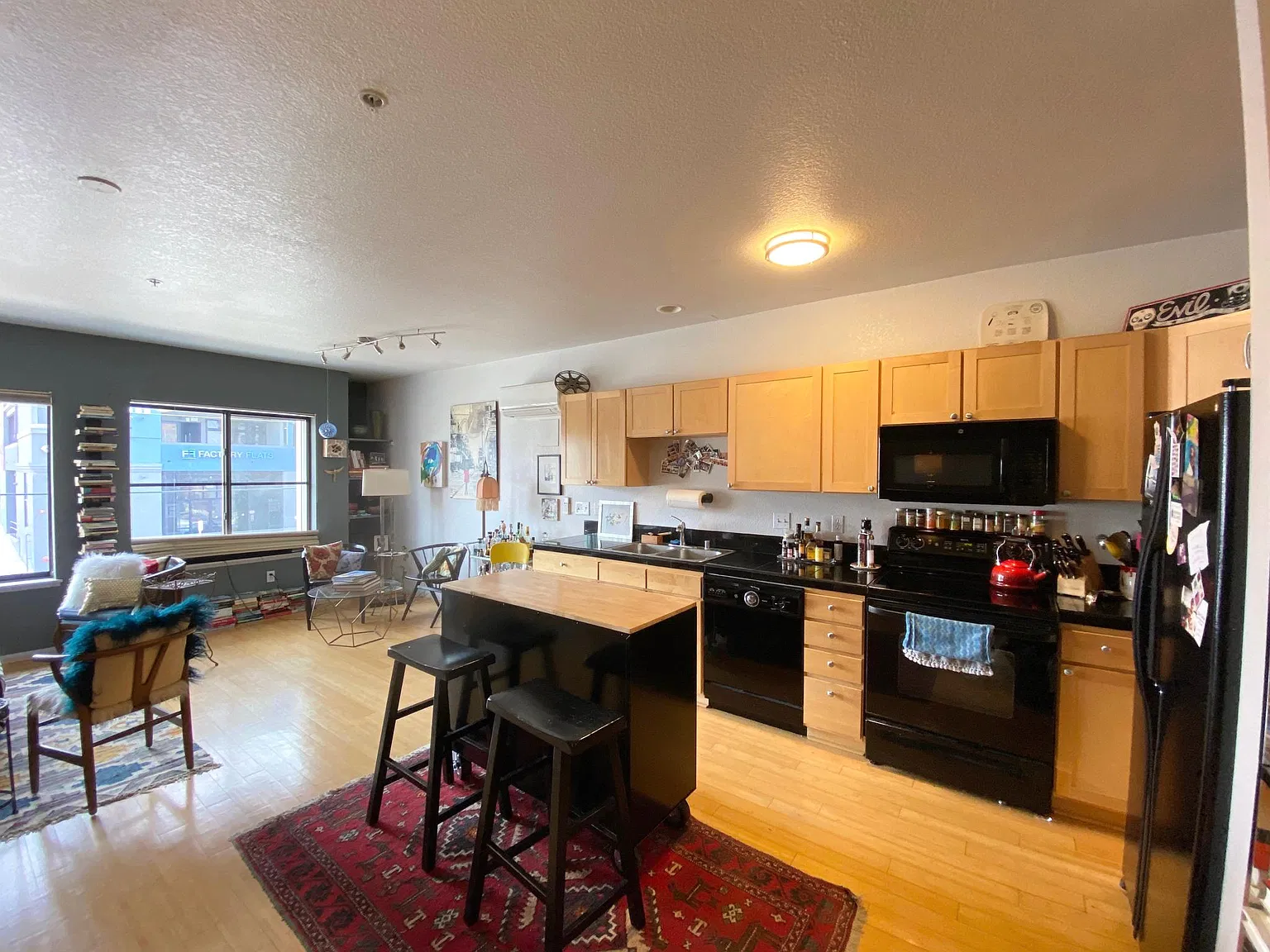 1 bed, 700 sqft, $1,950 — Photo 4
