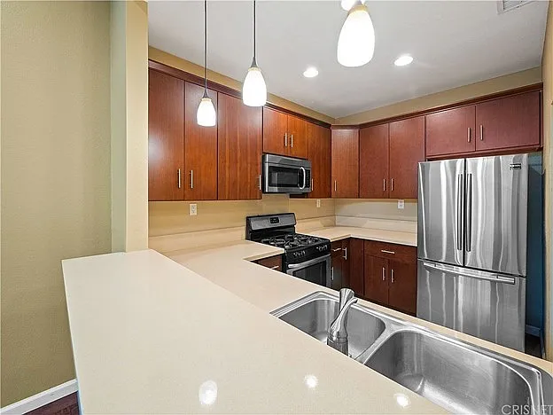 2054 Los Feliz Dr — Photo 1