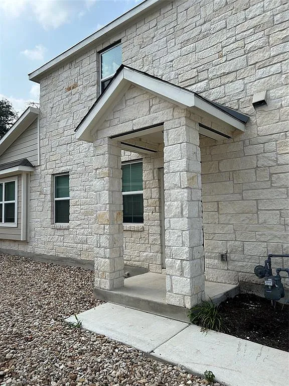 Building Photo - 1603 Fenton Hill Dr