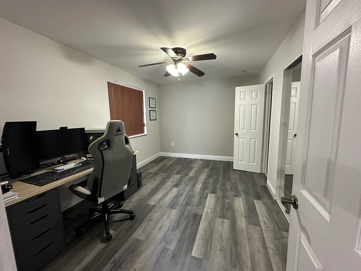 Building Photo - 6831 SW 129th Ave #6