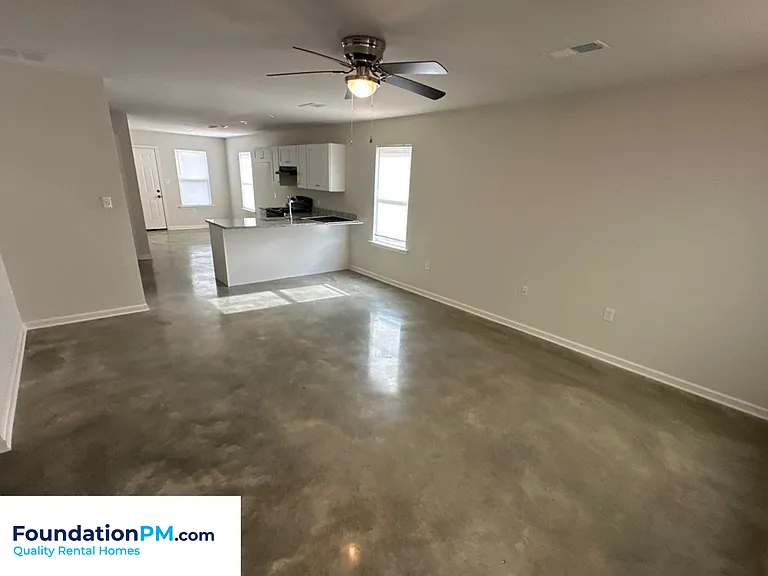 2504 Sl Henry St — Photo 3