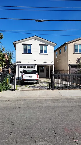 2609 1/2 E Oris St Photo 1