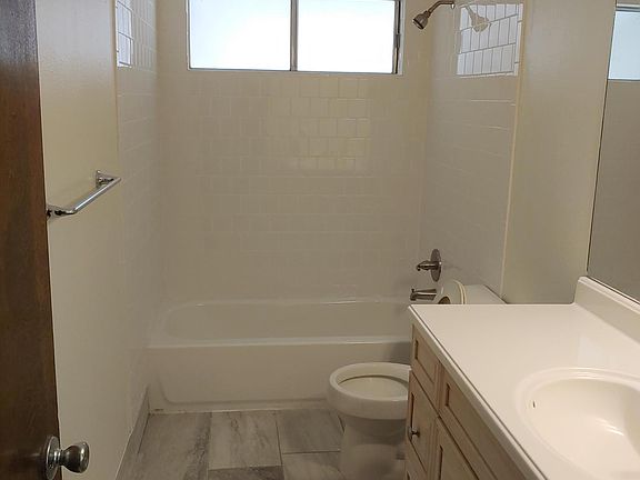 5th image of 305 Audubon Dr