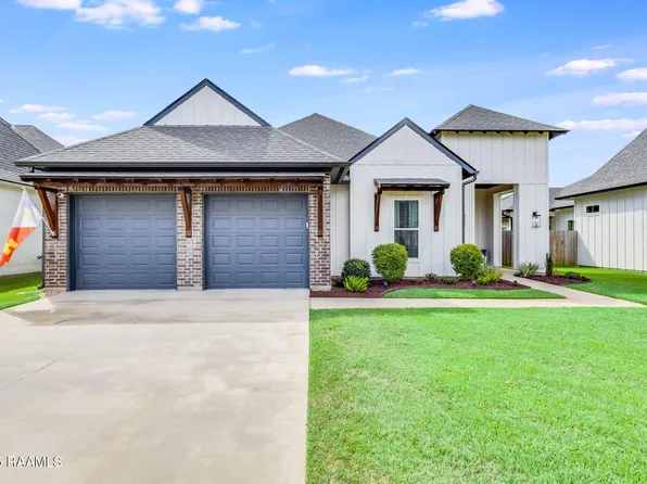 424 Sandy Bay Dr, Broussard, LA 70518