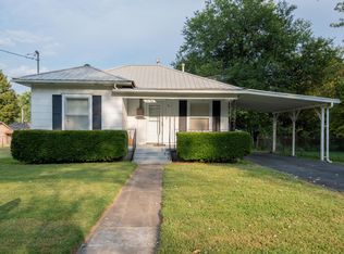 2136 N Hoffman Ave, Springfield, MO 65803