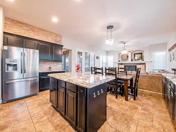 4th image of 1272 N Tucana Ct