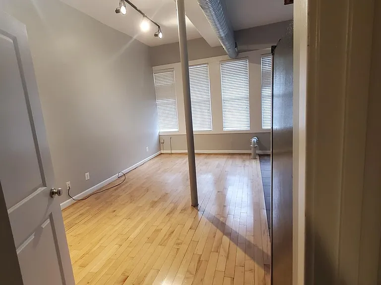 1211 S Charles St #5 — Photo 4