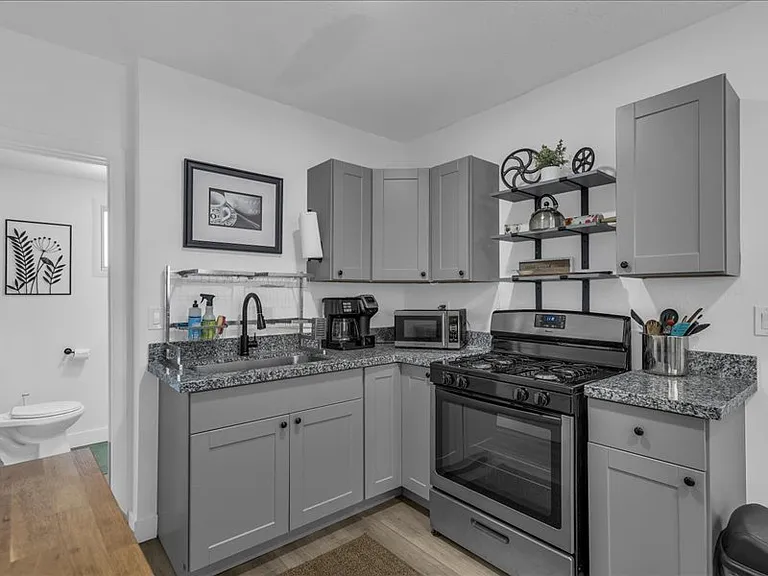 1559 W Shelley Ave — Photo 10