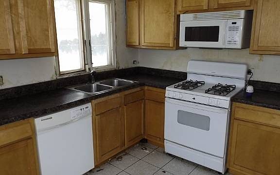 5th image of 9321 Marmora Ave