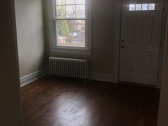 4th image of 209 Randolph St