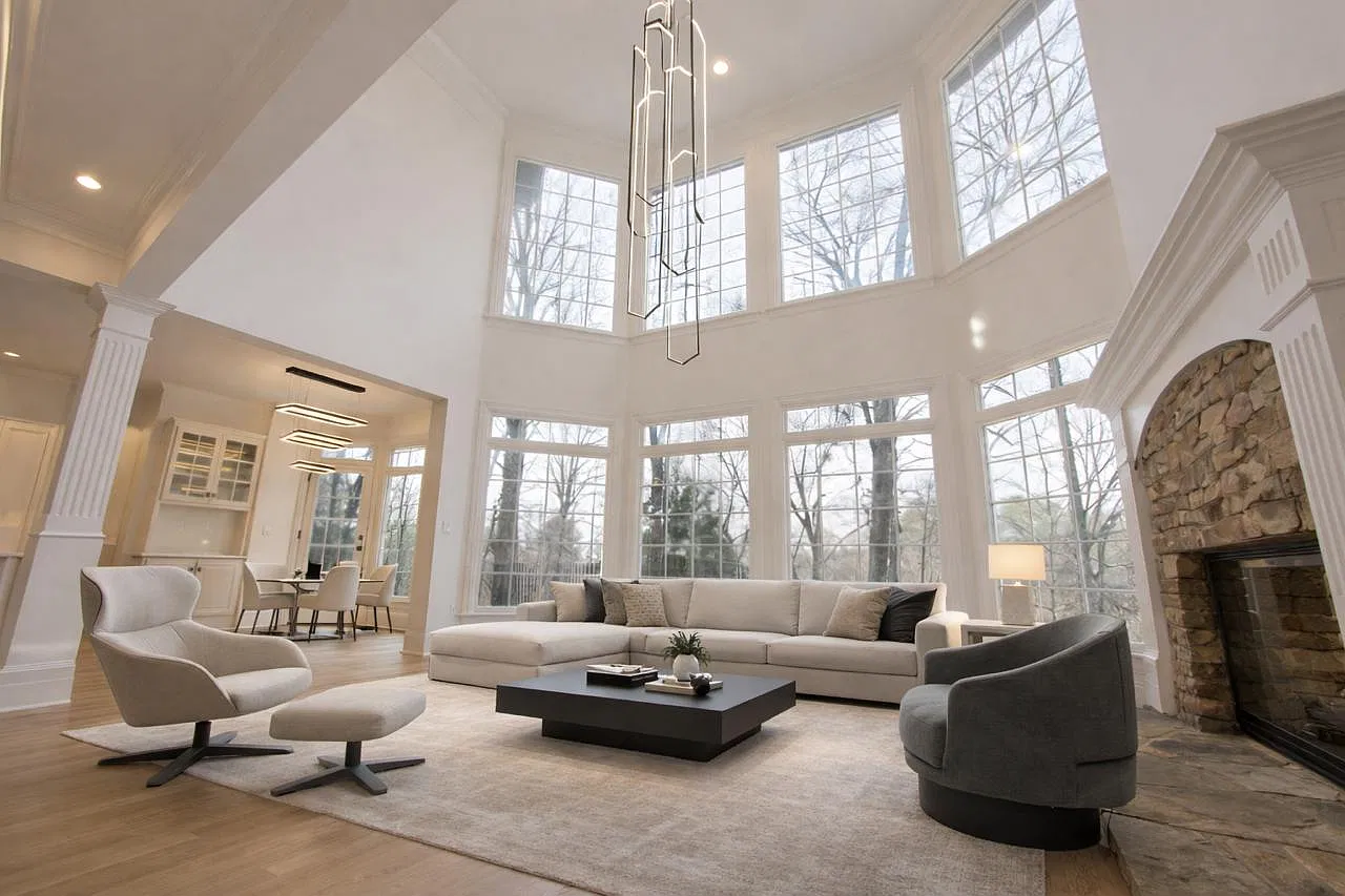 6 bed, 4600 sqft, $5,400 — Photo 2