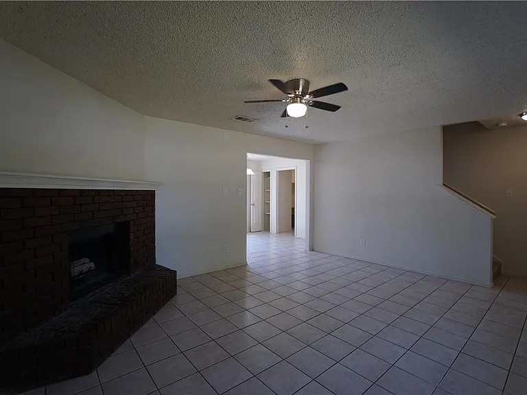 112 Creekside Dr — Photo 4