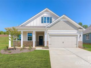 339 Fox Cove Rd, Hendersonville, NC 28792