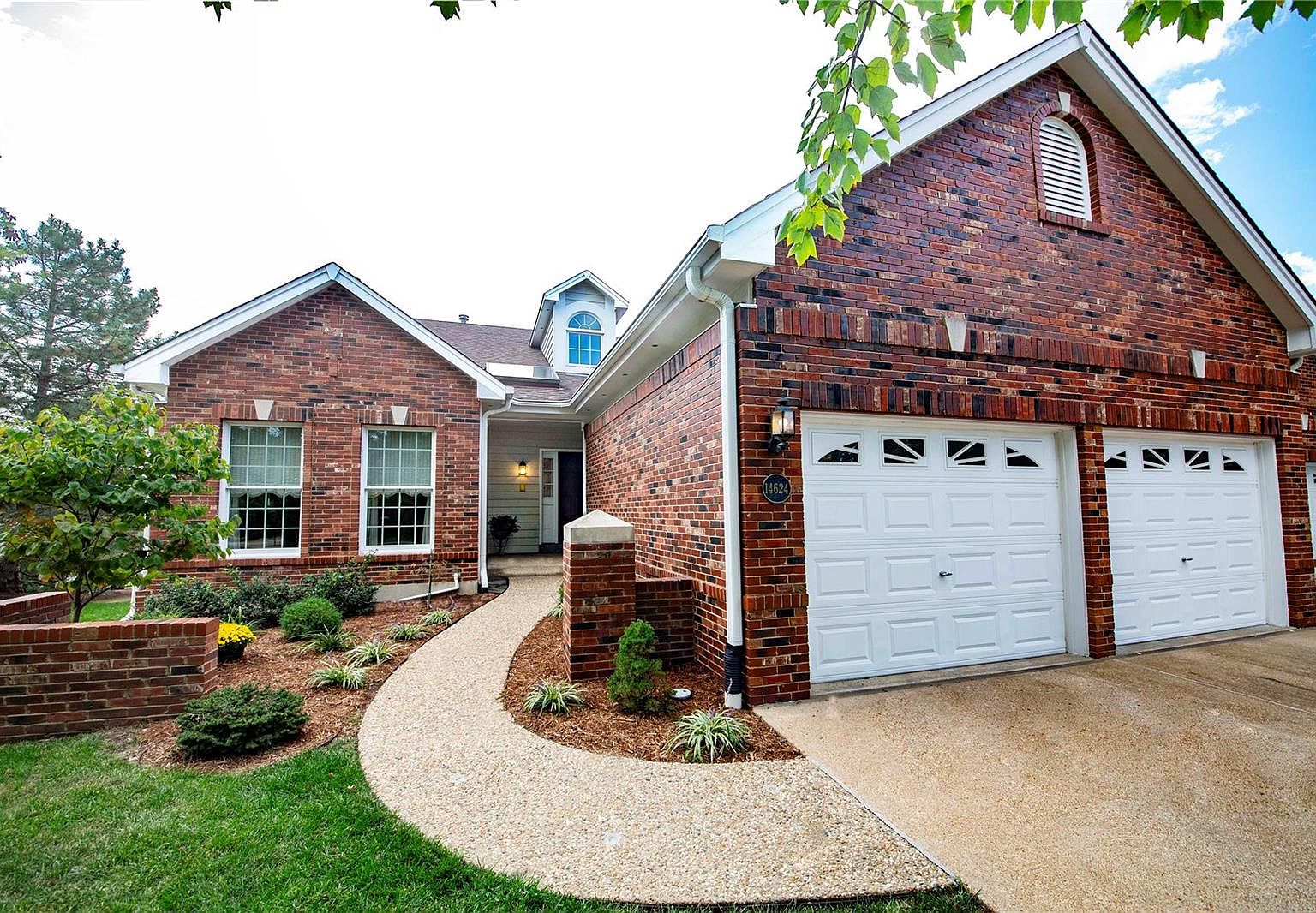 14624 Amberleigh Hill Ct, Chesterfield, MO 63017 MLS 23056240 Zillow