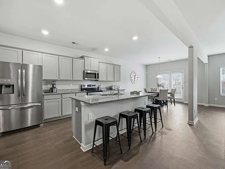 933 Nandina Ln — Photo 6