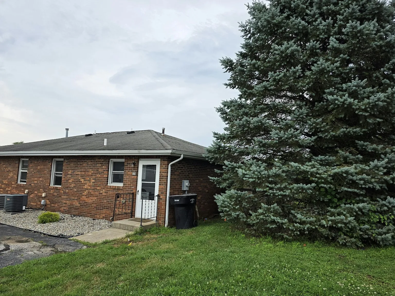 601 Rizek Dr, Unit 6B — Photo 1