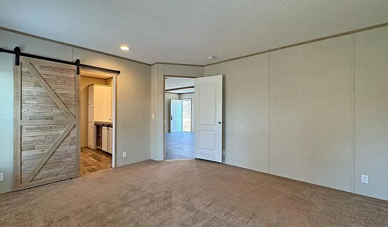 1501 Thompsonville Ln — Photo 12