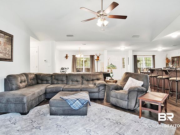 5th image of 17764 Fox Branch Dr