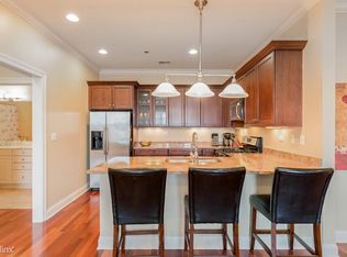 2801 N Oakley Ave APT 404, Chicago, IL 60618