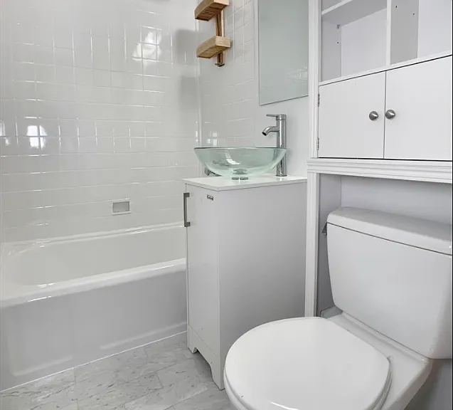 126 E 30th St #2D — Photo 5