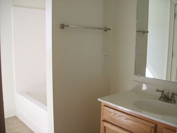 bathroom (first floor bedroom)