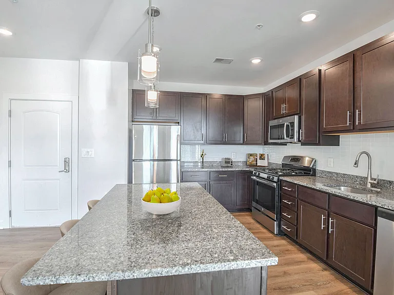 Avanti Luxury Apartments — Photo 39