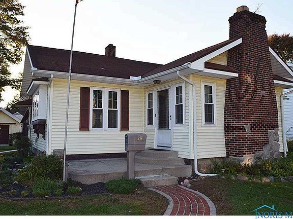 2nd image of 217 Lincoln St
