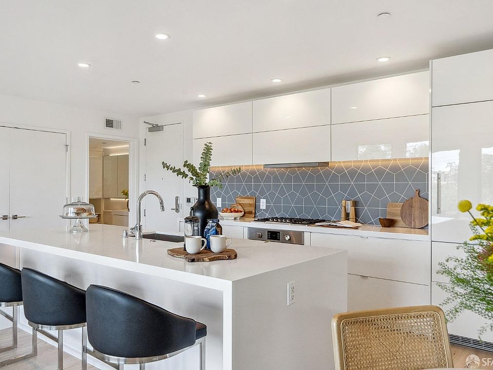 1st image of 310 Carolina St #204
