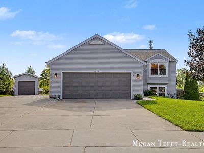 6230 Belmont Farms Dr NE, Belmont, MI, 49306