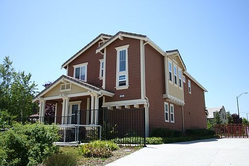 1st image of 698 Orvis Ave