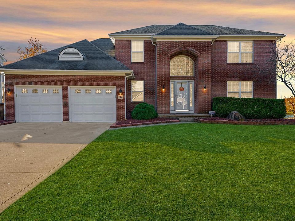 1st image of 747 Manchester Cir S