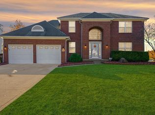 747 Manchester Cir S, Pickerington, OH 43147