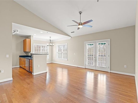 5th image of 110 Sunset Cir
