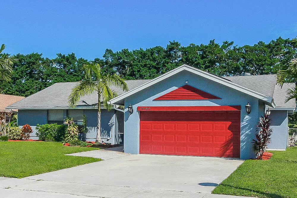 4 bed, 2.0 bath, 1650 sqft, $5,020 — Photo 2